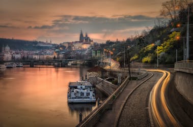Частная фотография экскурсии по Праге, город огней